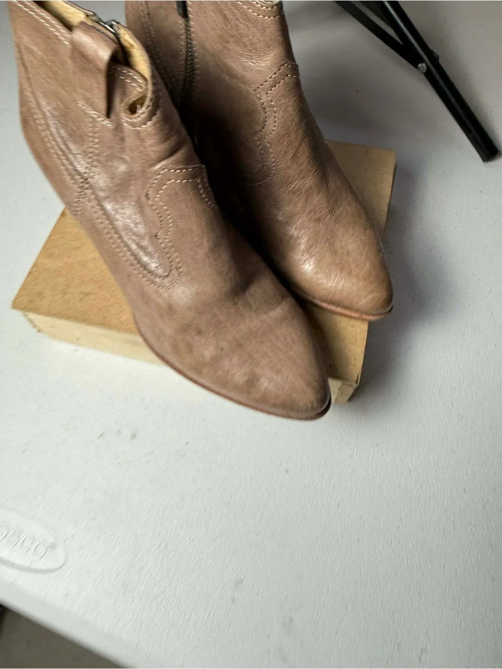 Frye Reina Bootie Sz 8.5 Country Western Style Ash Cowgirl Bar Line Dancing